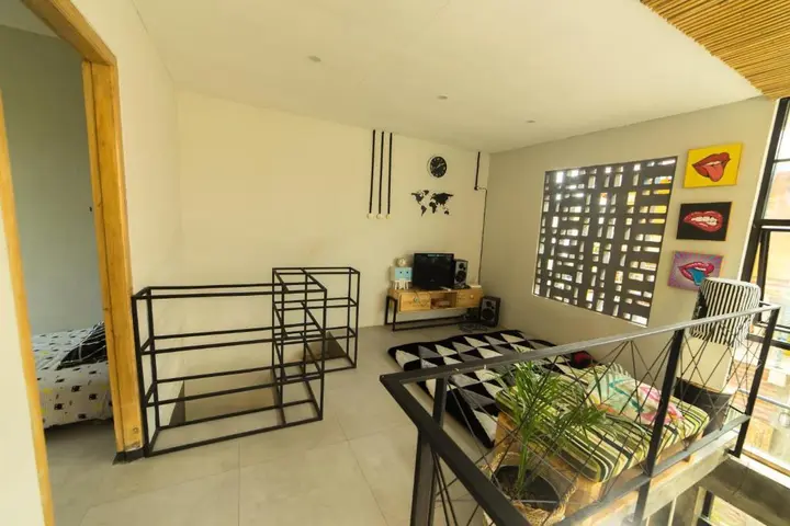 Проболинго: Happy House BnB Bromo backpacker