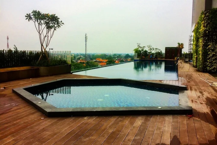 Тангеранг: New Furnished City View Studio Apartment @ Springwood Residence By Travelio