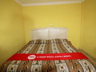 Батуретно: Nida Rooms 9 Kraton Tugu Railway Station At Hotel Queen Star