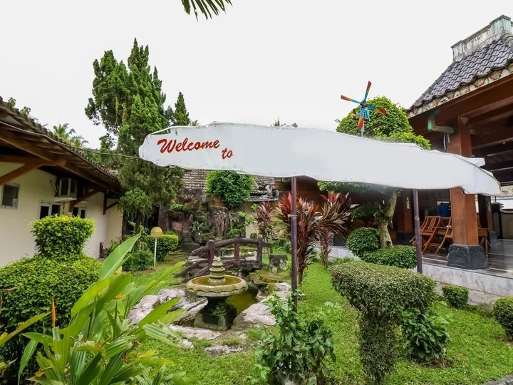 Батуретно: Nida Rooms 9 Kraton Tugu Railway Station At Hotel Queen Star