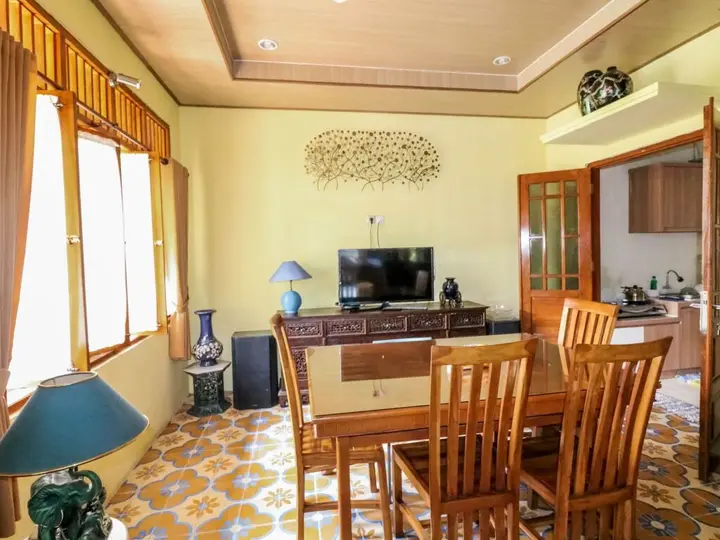 Депок: Embe Joglo Homestay