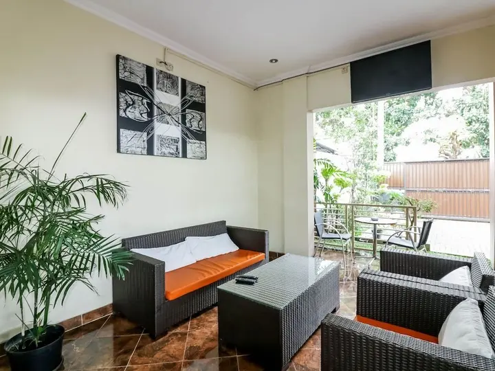 Депок: RedDoorz near Terminal Condong Catur 2