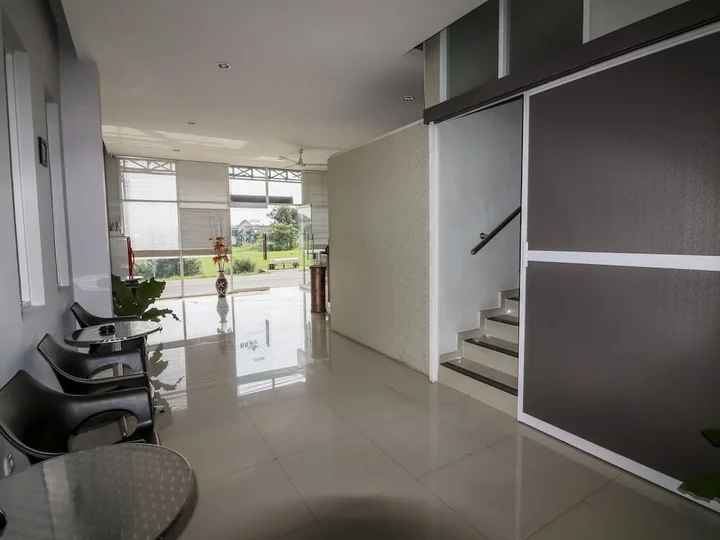 Батуретно: Nida Rooms Tata Bumi Godean