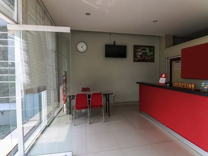 Батуретно: Nida Rooms Tata Bumi Godean