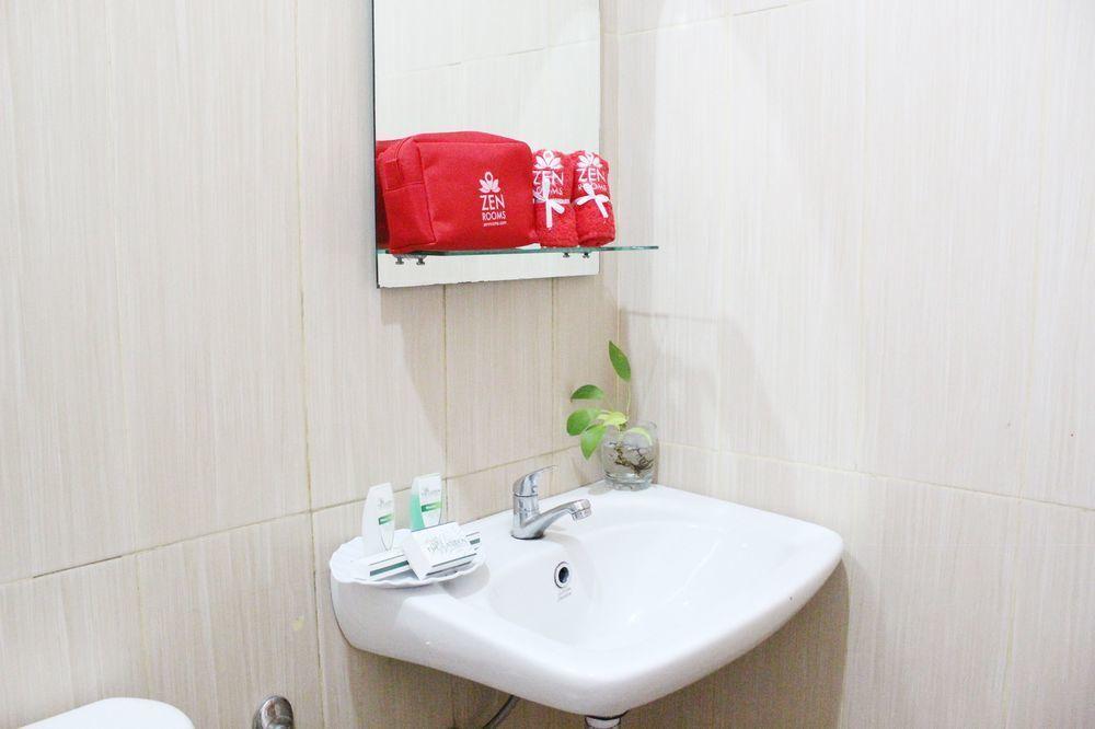 Читарингул: ZEN Rooms K. H. Moh Toha Ciawi