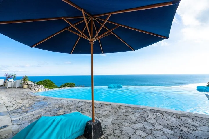 Унгасан: Cliffront Tropical Resort