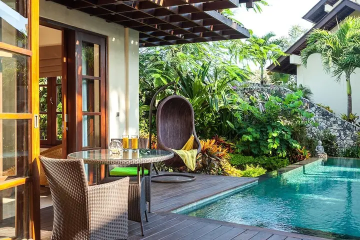 Унгасан: Cliffront Tropical Resort