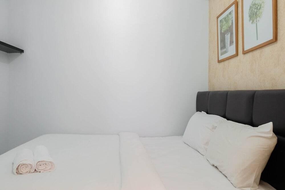 Cozy and Minimalist 2BR Apartment at Ayodhya Residence By Travelio — фото 5