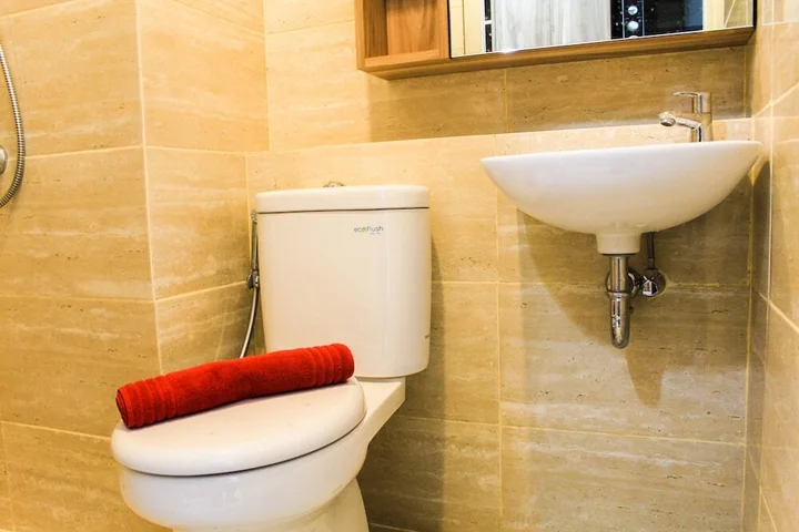 Тангеранг: Minimalist and New Furnished Studio Apartment at Springwood Residence By Travelio
