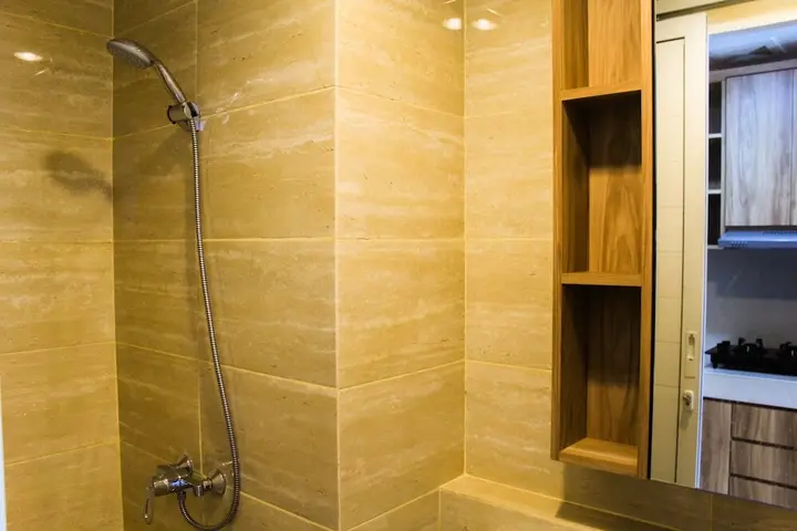 Тангеранг: Minimalist and New Furnished Studio Apartment at Springwood Residence By Travelio