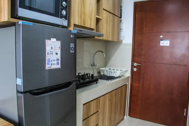 Тангеранг: Minimalist and New Furnished Studio Apartment at Springwood Residence By Travelio