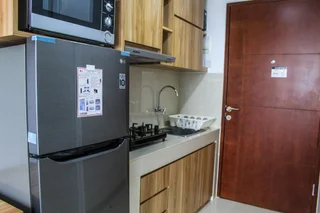 Тангеранг: Minimalist and New Furnished Studio Apartment at Springwood Residence By Travelio