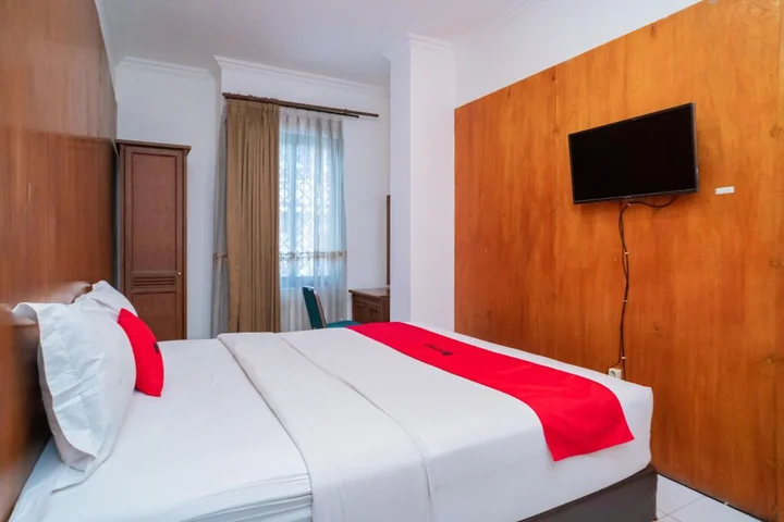 Суракарта: RedDoorz @ Hotel Surya Solo