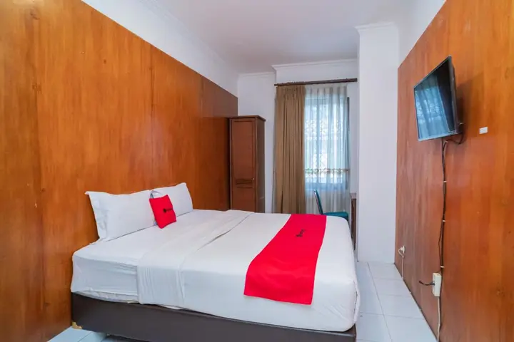 Суракарта: RedDoorz @ Hotel Surya Solo