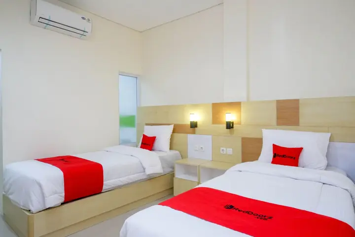 Суракарта: Reddoorz Near Pasar Gede Solo