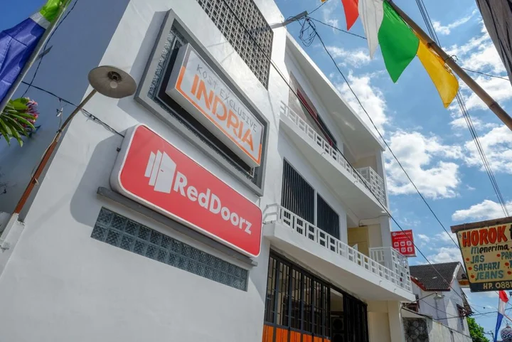 Суракарта: Reddoorz Near Pasar Gede Solo