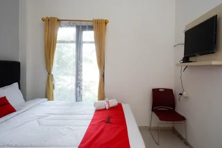 Суракарта: RedDoorz @ Kratonan Solo
