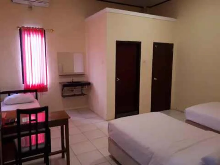 Соронг: RedDoorz near Dermaga Pelabuhan Rakyat
