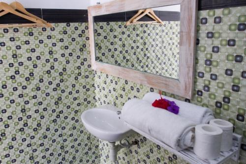 Лембонган-Айленд: Dimi House