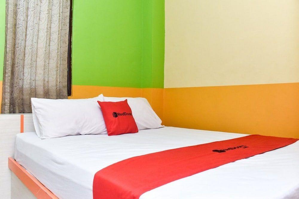 Амбон: RedDoorz near Universitas Pattimura Ambon