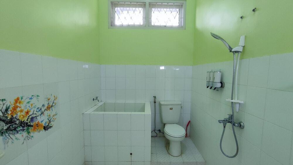 Читарингул: Villa Rose Gunung Bunder by Ruang Nyaman