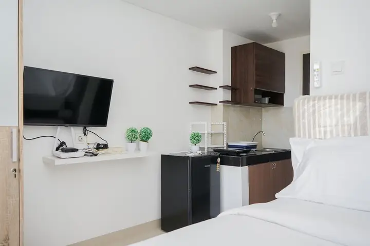 Comfy And Minimalist Studio Room At Serpong Garden Apartment — фото 5