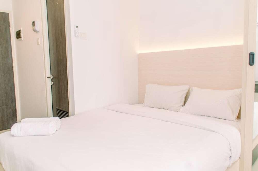 Restful And Comfy Studio At Serpong Garden Apartment — фото 2