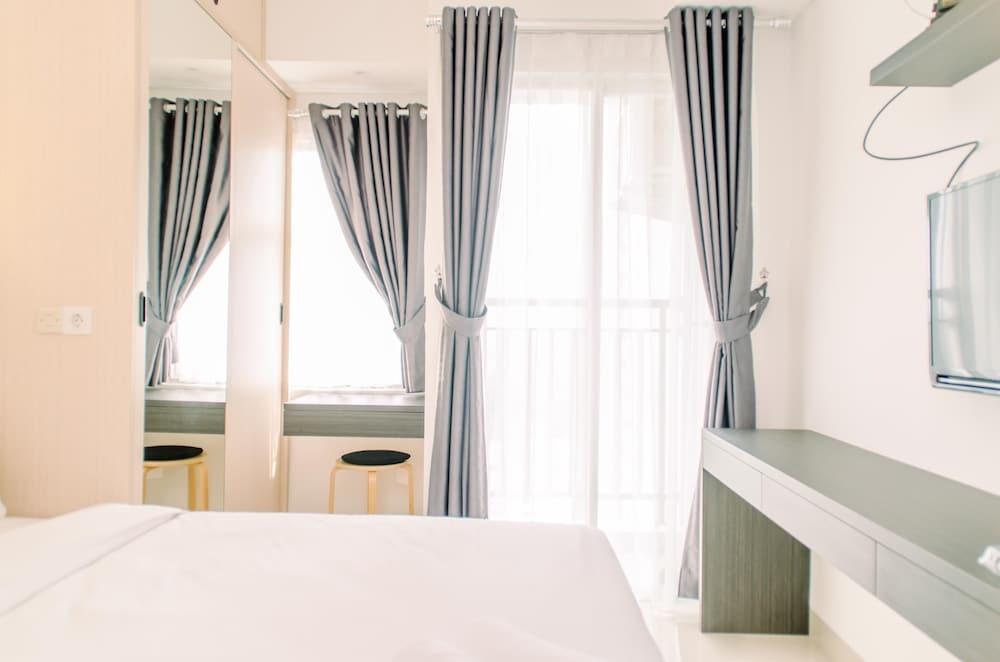 Restful And Comfy Studio At Serpong Garden Apartment — фото 3
