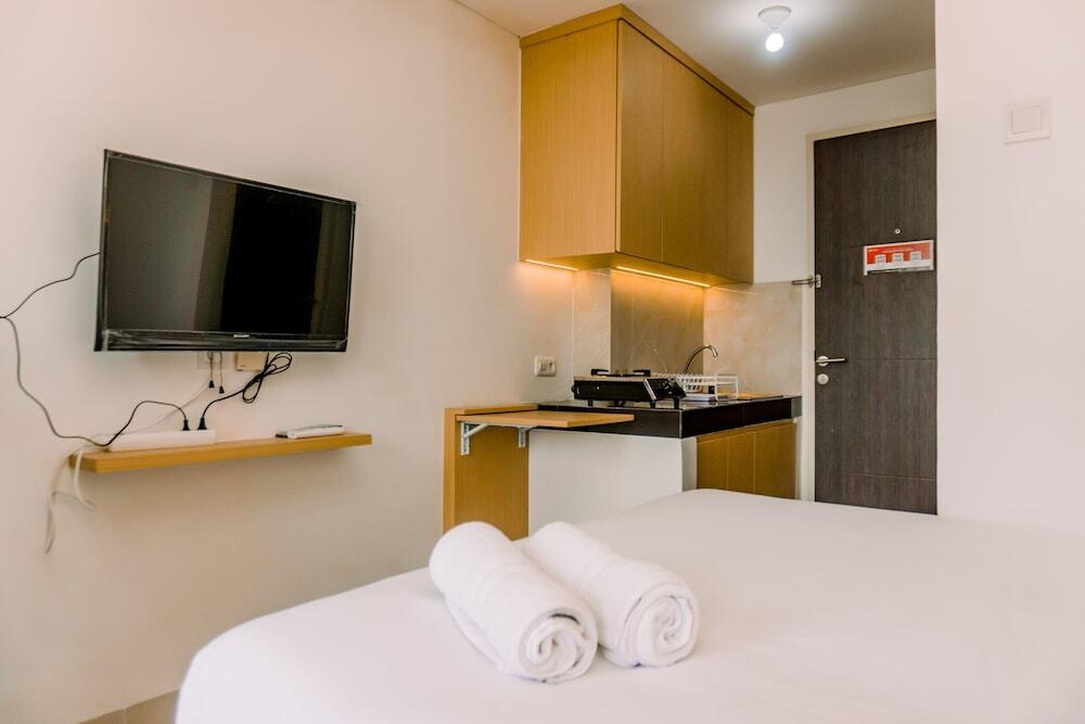 Warm And Simply Look Studio Room At Serpong Garden Apartment — фото 3
