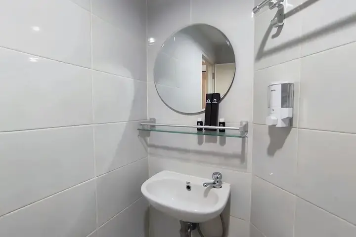 Семаранг: Comfortable And Modern 1Br Without Living Room At Amartha View Apartment