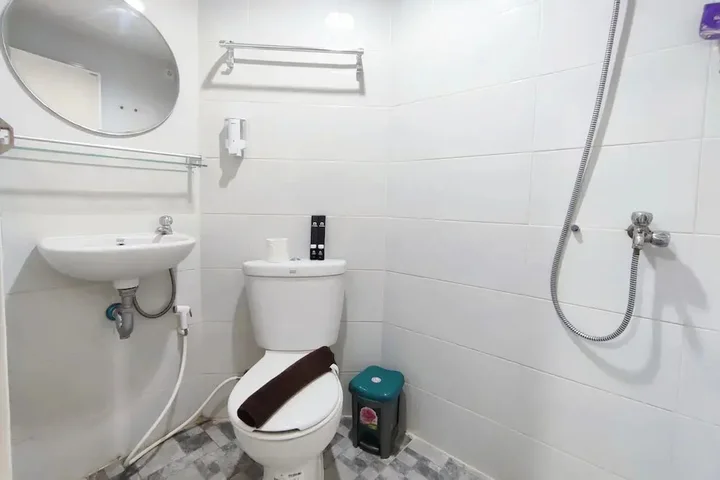 Семаранг: Comfortable And Modern 1Br Without Living Room At Amartha View Apartment