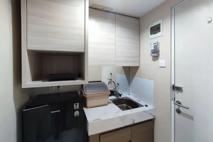 Семаранг: Comfortable And Modern 1Br Without Living Room At Amartha View Apartment
