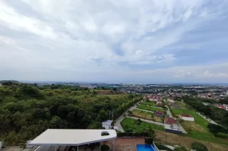 Семаранг: Comfortable And Modern 1Br Without Living Room At Amartha View Apartment