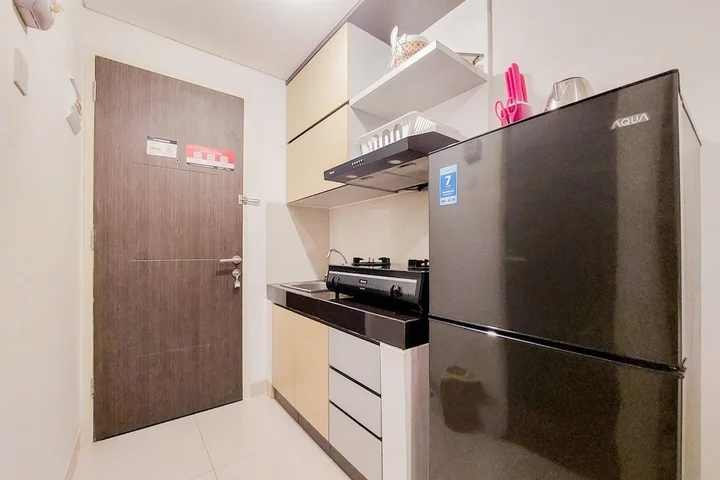 Legok: Nice And Simple Studio Room At Serpong Garden Apartment