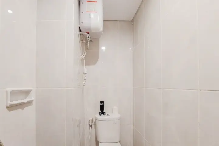 Nice And Simple Studio Room At Serpong Garden Apartment — фото 4