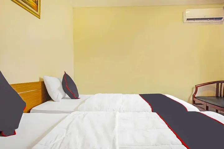Джакарта: SUPER OYO Collection O 91409 Hotel Fiducia Otista 153 - 157