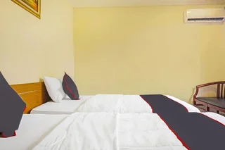 Джакарта: SUPER OYO Collection O 91409 Hotel Fiducia Otista 153 - 157