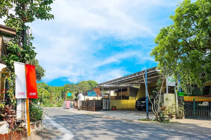 Маланг: Super OYO Flagship 90723 Berlima Guest House Syariah