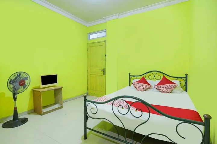 Батам: SPOT ON 91879 Emes Jaya Homestay