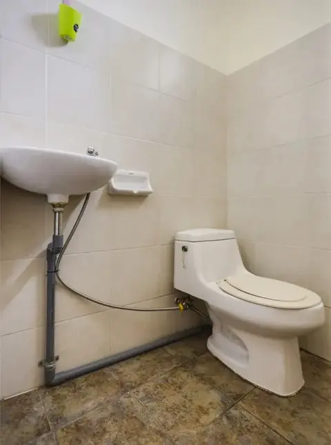 Батам: SPOT ON 91879 Emes Jaya Homestay