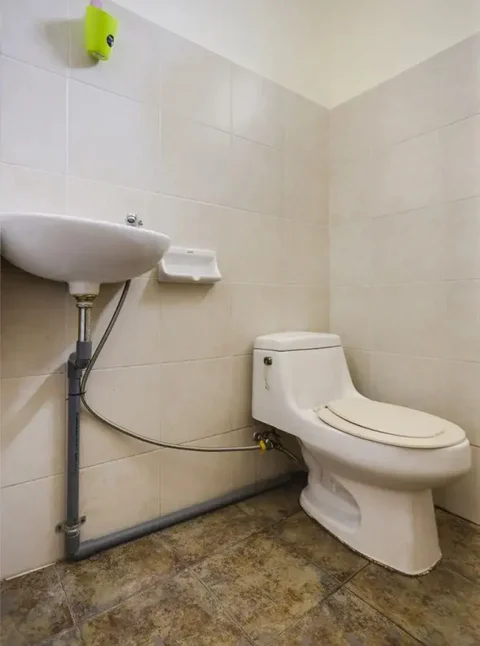 Батам: SPOT ON 91879 Emes Jaya Homestay