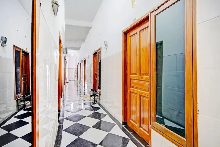 Сурабая: OYO 90665 Juwingan Syariah 2