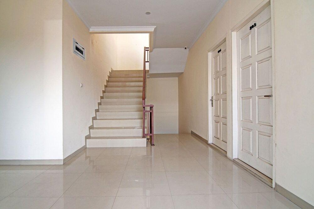 Пеканбару: OYO 91269 R&s Living Residence