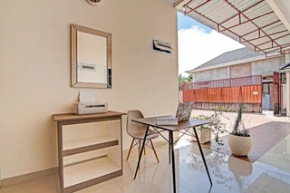 Пеканбару: OYO 91269 R&s Living Residence