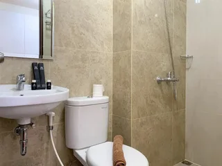 Депок: Minimalist Studio At Transpark Cibubur Apartment