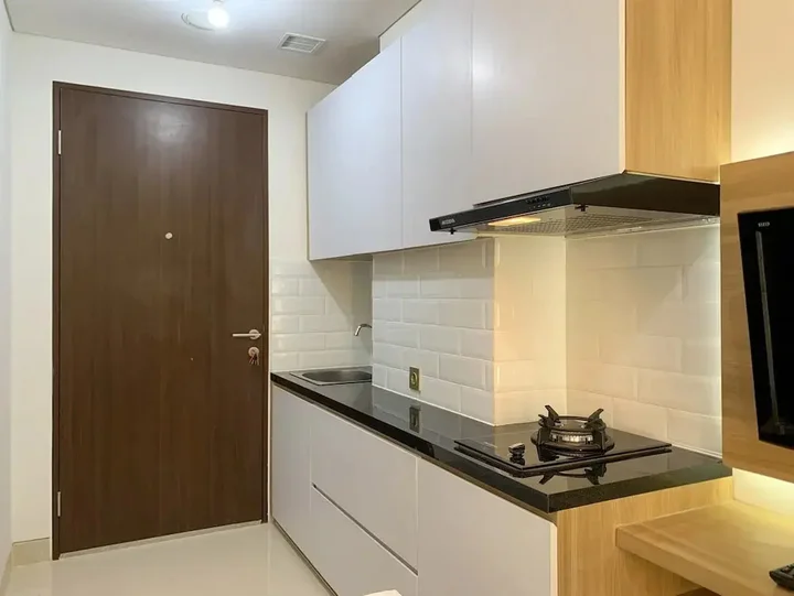 Депок: Minimalist Studio At Transpark Cibubur Apartment