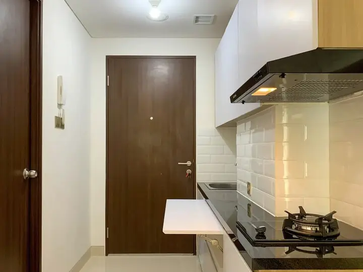 Депок: Minimalist Studio At Transpark Cibubur Apartment