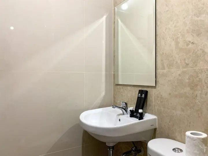 Депок: Minimalist Studio At Transpark Cibubur Apartment