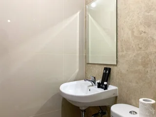 Депок: Minimalist Studio At Transpark Cibubur Apartment