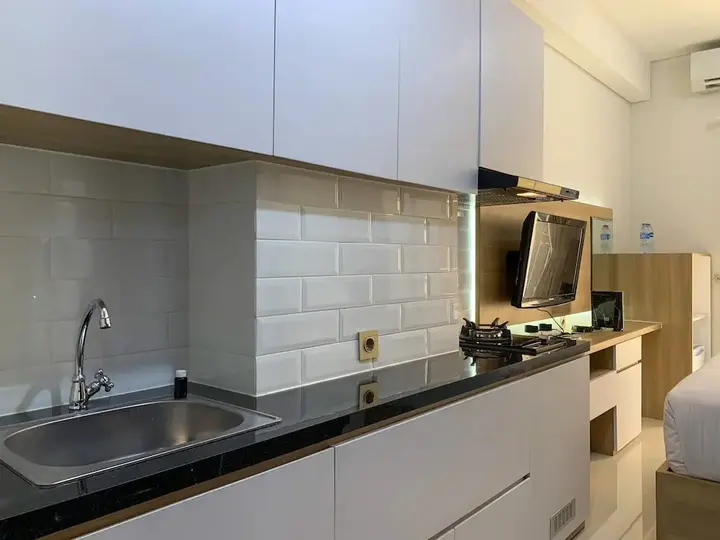 Депок: Minimalist Studio At Transpark Cibubur Apartment